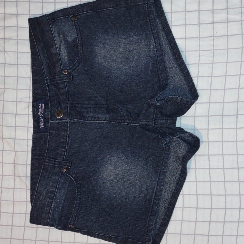 Women's size 7 denim shorts